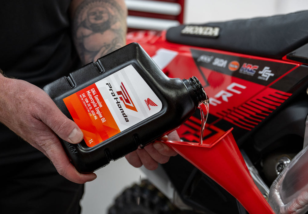 Pro Honda GN4 Genuine Motorcycle Oil Honda