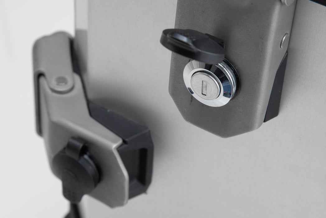 TRAX lock set - 2 locks / 2 keys. Simultaneous locking. SW-Motech