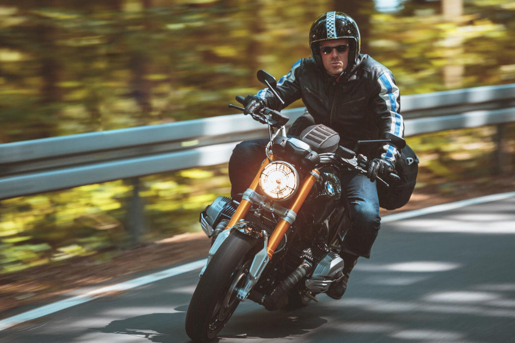 Legend Gear strap tank bag LT2 - 5.5 l. Strap fastening. Splash-proof. SW Motech