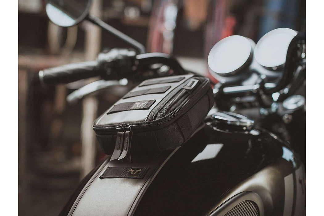 Legend Gear tank strap set SLA - BMW R nineT models (14-). With LA2 accessory bag. SW Motech