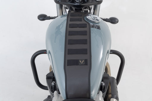 Legend Gear tank strap set - Triumph models (15-). With LA2 accessory bag. SW Motech