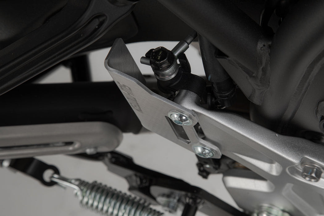 Brake cylinder guard - Silver. Yamaha Ténéré 700 models (19-). SW-Motech