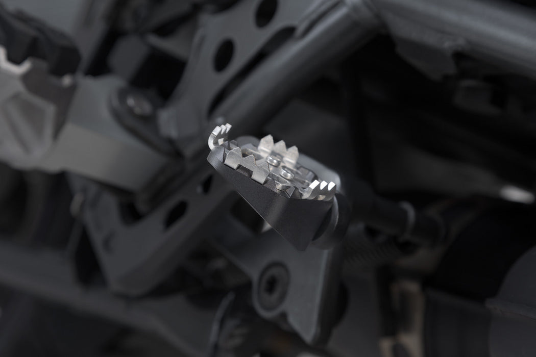 ADVENTURE step for brake pedal - Black/Silver. SW-Motech