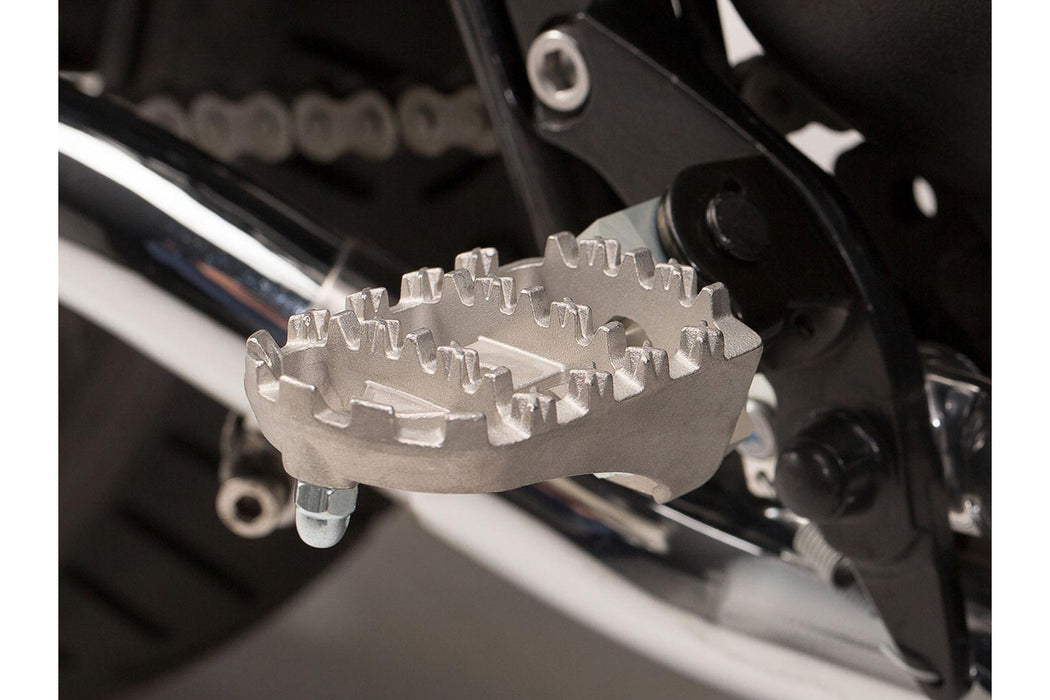 ION footrest kit - Triumph Bonneville/T100 (04-16), Scrambler (05-). SW-Motech