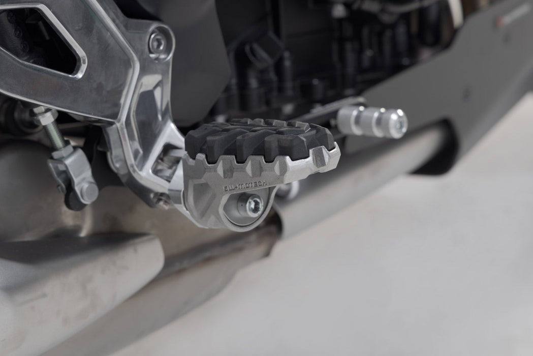 EVO footrest kit - Triumph Tiger 660 (21-24), Yamaha Tracer 700 / 7. SW-Motech