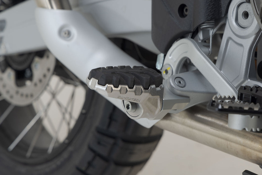 EVO footrest kit - Aprilia Tuareg 660 (21-). SW-Motech
