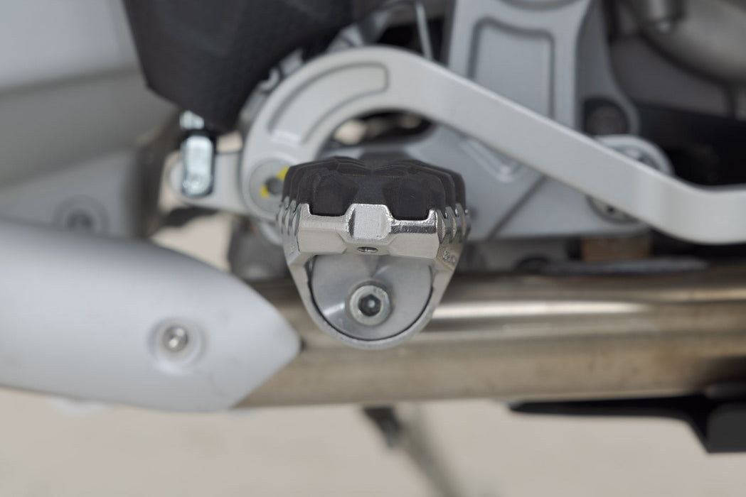 EVO footrest kit - Aprilia Tuareg 660 (21-). SW-Motech