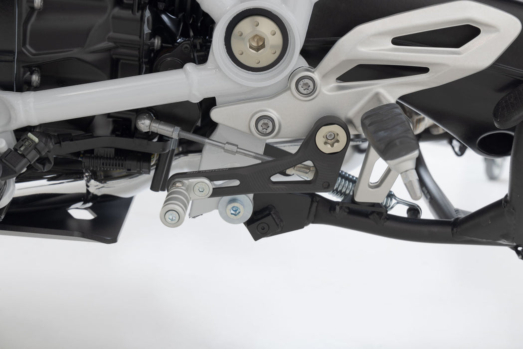 Gear lever - BMW R 1200 R/RS (14-18), R 1250 R/RS (18-). SW-Motech
