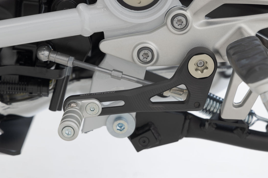Gear lever - BMW R 1200 R/RS (14-18), R 1250 R/RS (18-). SW-Motech