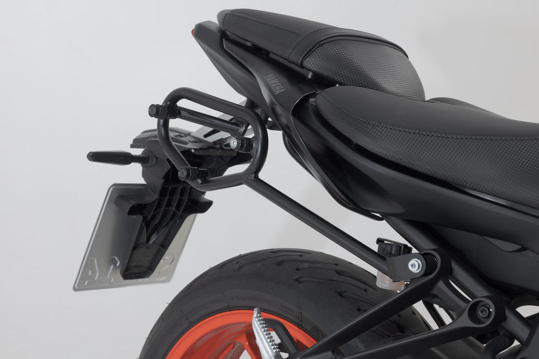 URBAN ABS side case system - 2x 16,5 l. Yamaha MT-07 (18-24). SW-Motech