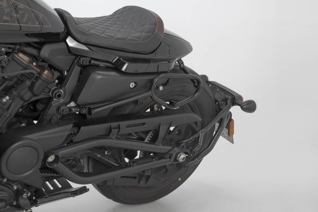 SLC side carrier left - Harley-Davidson Sportster S (21-). SW-Motech