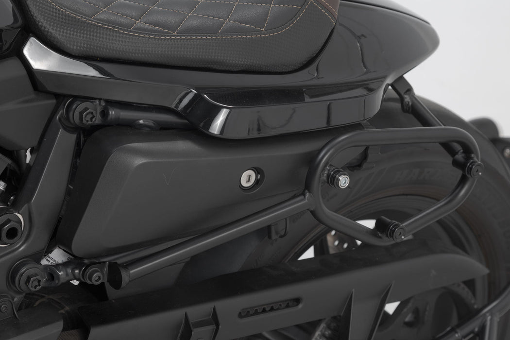SLC side carrier left - Harley-Davidson Sportster S (21-). SW-Motech