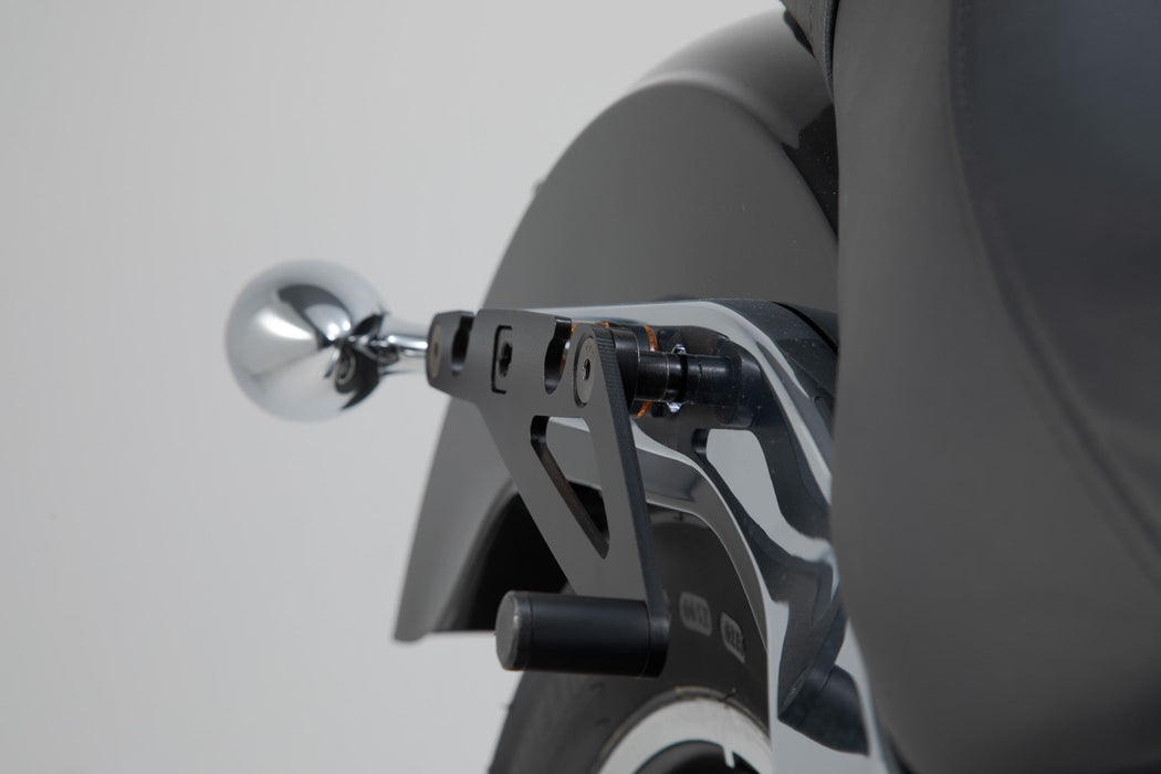 SLH side carrier LH1 right - Harley-Davids. Softail Low Rider/S (17-). For LH1. SW-Motech