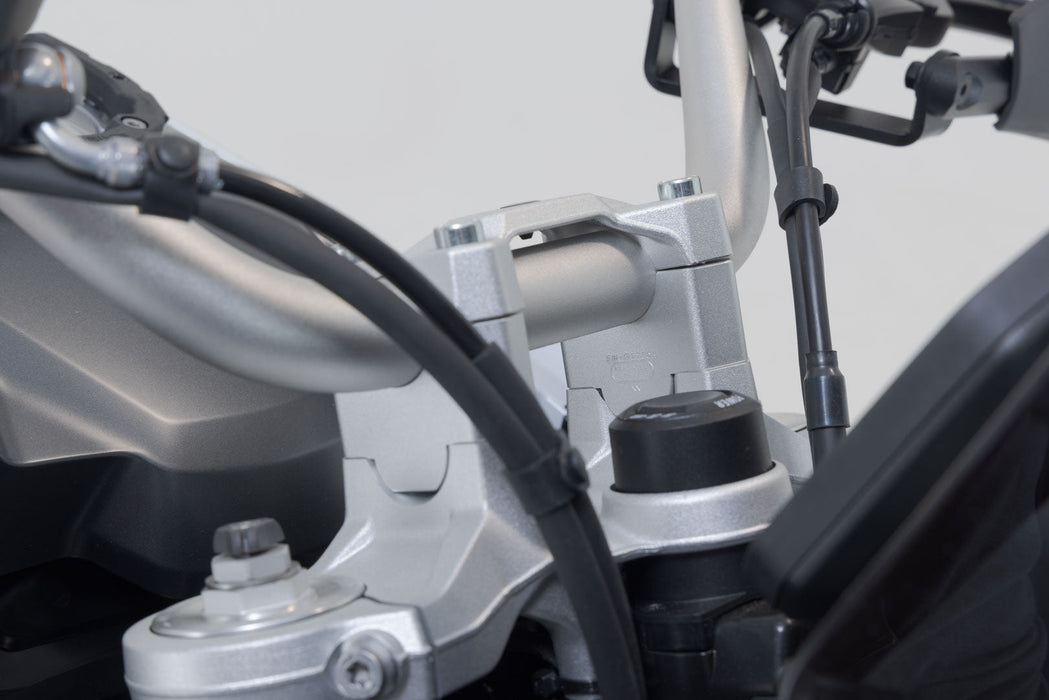 Bar riser - H=30 mm. Silver. BMW F 850 GS/Adv, F 900 GS. SW-Motech