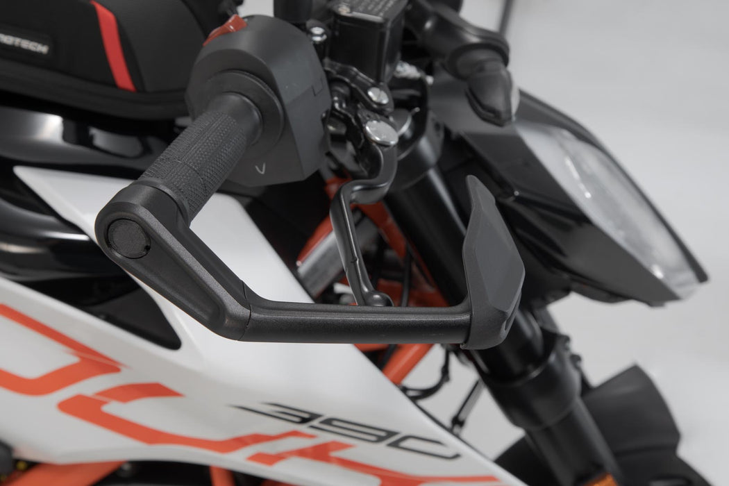 Lever guards with wind protection - Black. 390 Duke, Monster 937, MT-03, Tuono 1100. SW-Motech