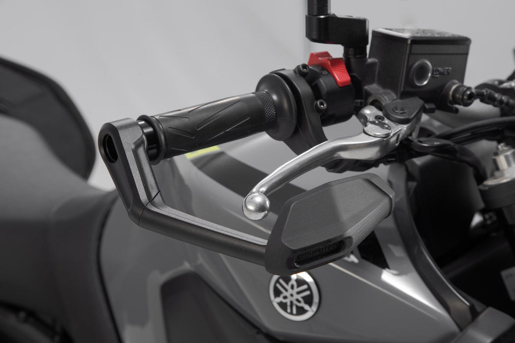 Lever guards with wind protection - Black. Yamaha models (16-), CFMoto 450NK (23-). SW-Motech