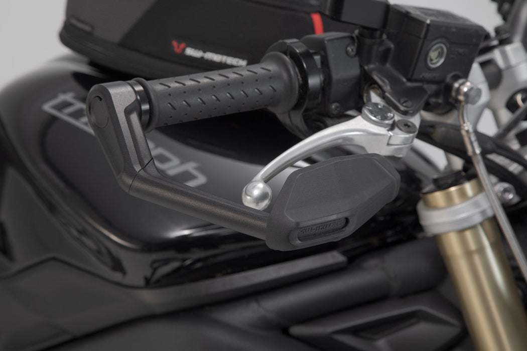 Lever guards with wind protection - Black. Triumph Street Triple 675. SW-Motech