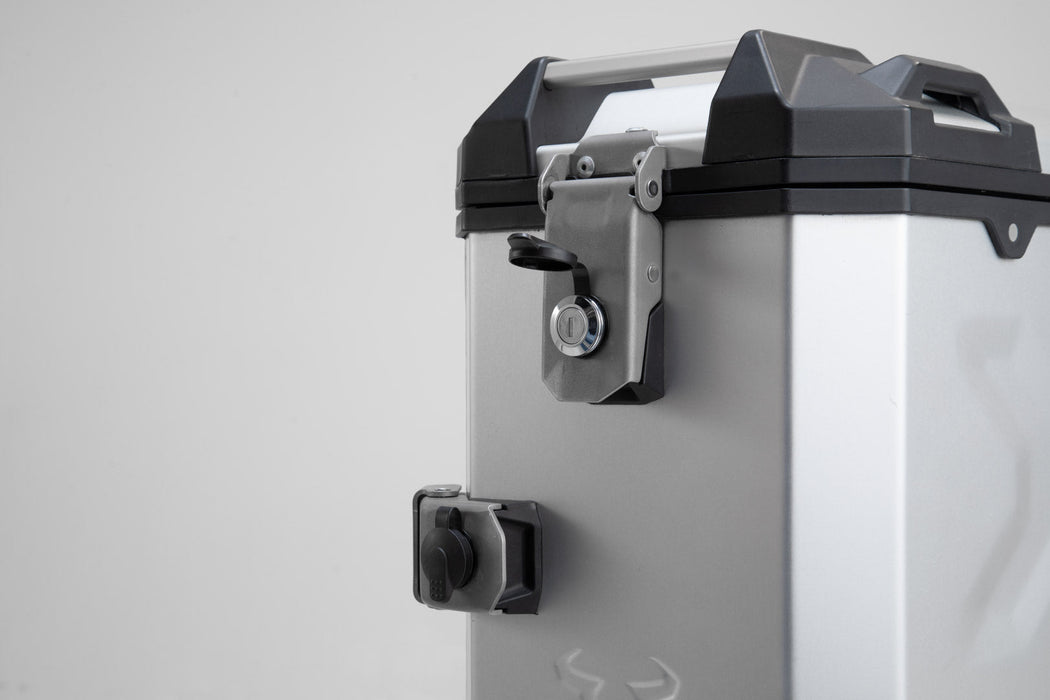 TRAX lock set with anti-theft protection PRO - 9 matching locks, 2 keys. Anti-theft protection. SW-Motech