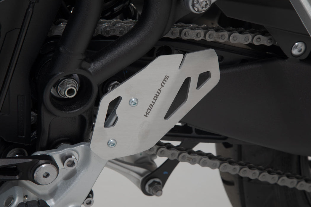 Heel guard left - Silver. Triumph Tiger 900/GT/Rally/Pro (19-23). SW-Motech