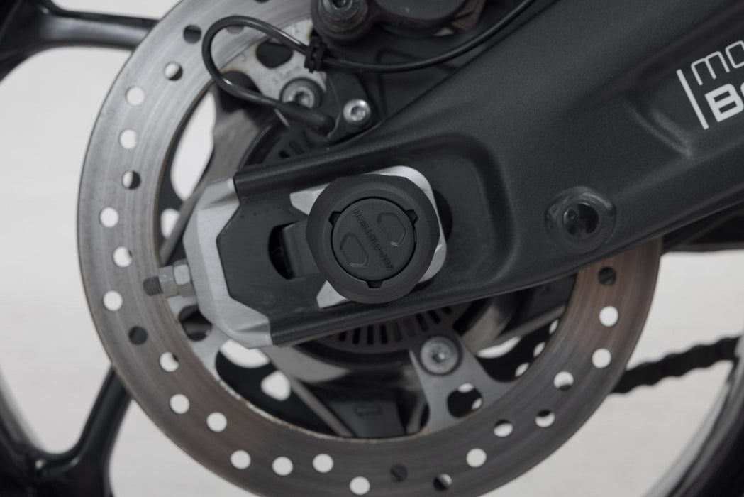 Slider set for rear axle - Black. Daytona, Trident, Tiger 660, X-Cape 650. SW-Motech