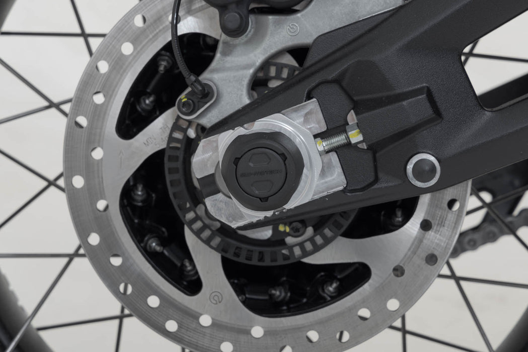 Slider set for rear axle - Black. Ducati models (14-). SW-Motech