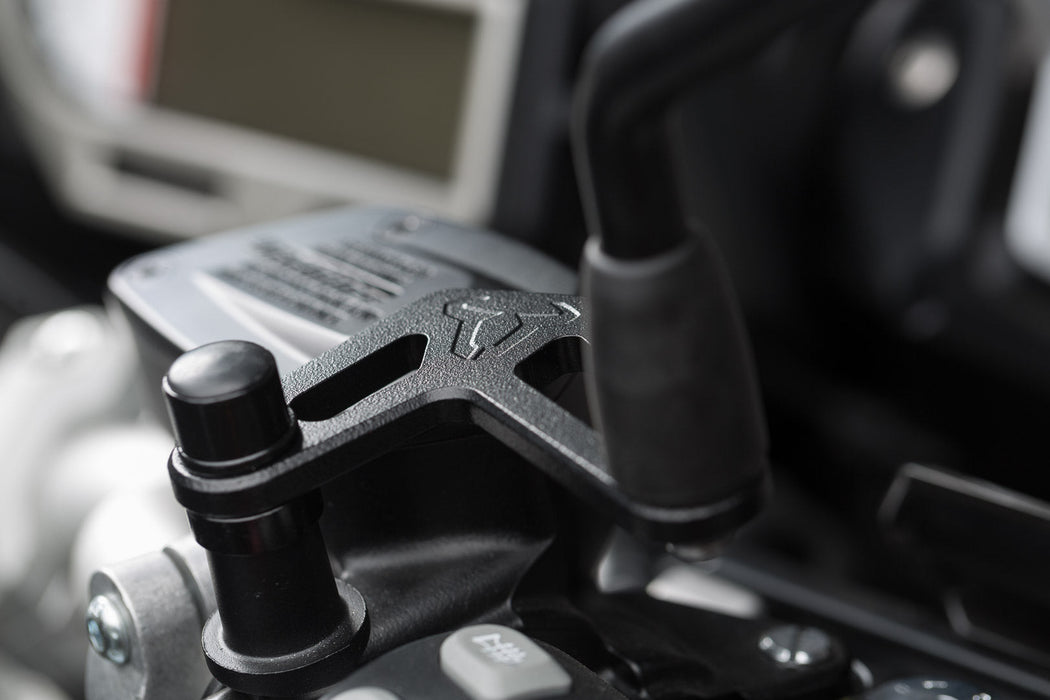 Extension for BMW mirror - Black. For mirror thread. Max. extension: 66 mm. SW-Motech